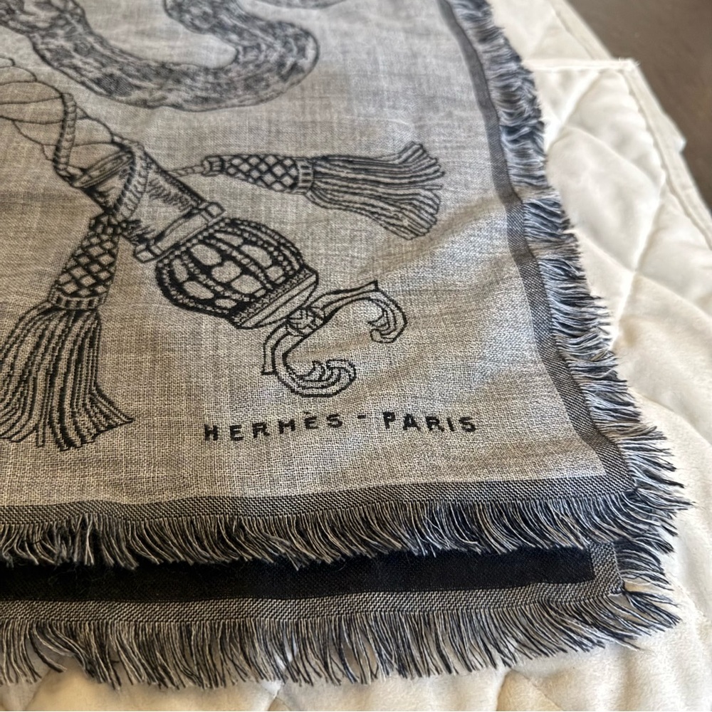 Hermès Gray and Black Scarf